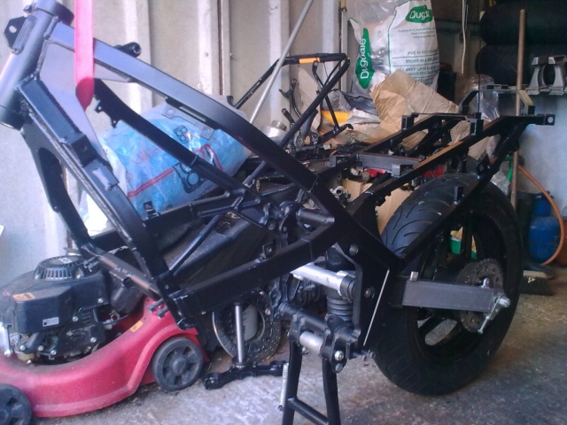 the alloy frame of a gpz 400 r being built into a gpz 600 r